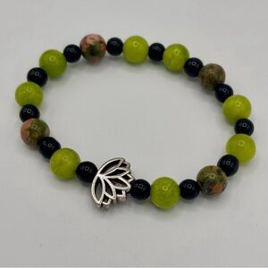 Elegant Green and Black Beaded Bracelet